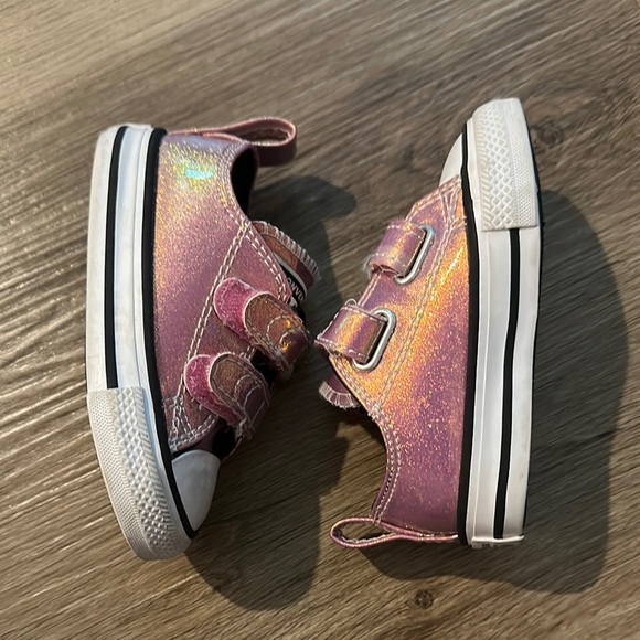 Converse Pink Glitter Girl Sneakers with Velcro Straps and Rubber Toe Cap Size 4 - Picture 2 of 4